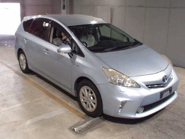 513 TOYOTA PRIUS ALPHA ZVW40W 2011 г. (JU Fukuoka)